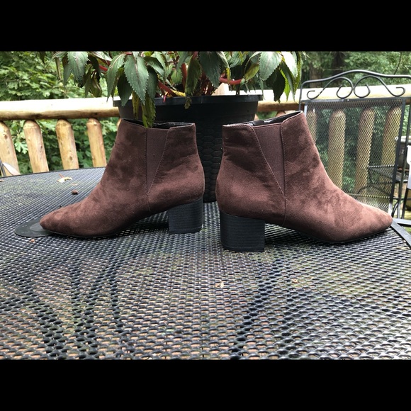 NWOT, Kelly & Katie Brown Suede Boots- Size 8 - Picture 3 of 16